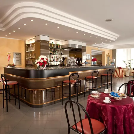 Hotel Capitol 4*