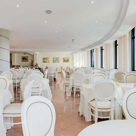 Ξενοδοχείο Capitol 4*