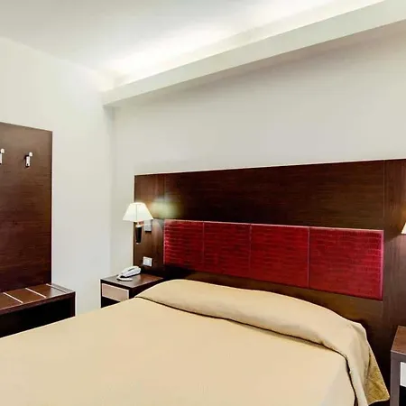 Capitol Hotel 4*