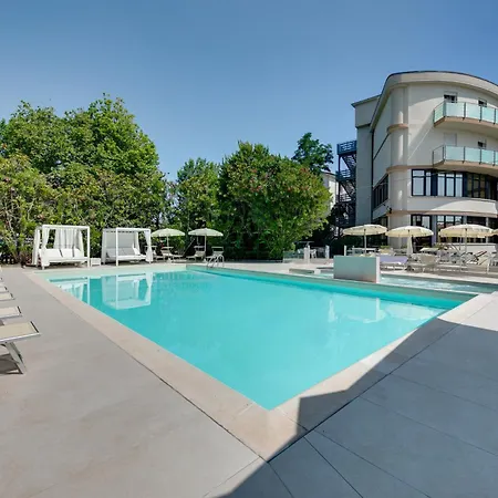 Hotel Capitol - Bianchi 4*