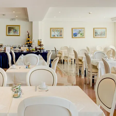 Capitol Hotel 4*